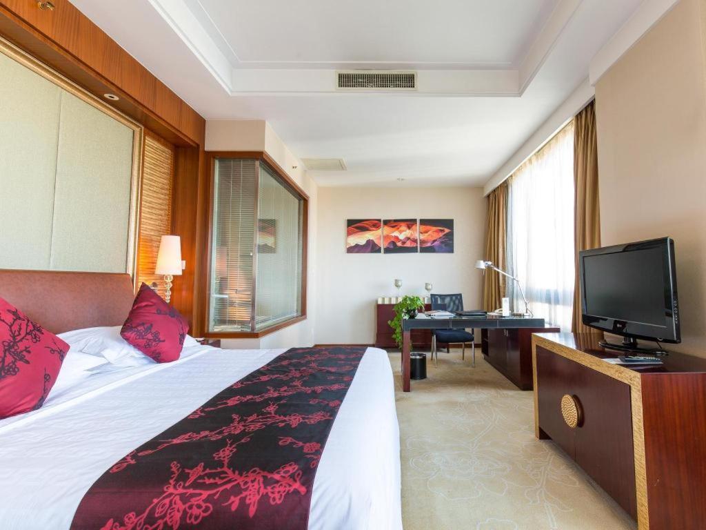 China Palace 4*