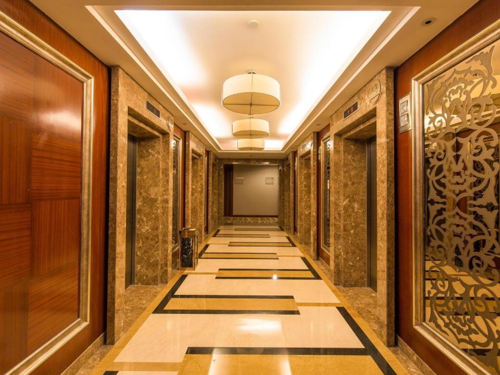 China Palace Hotel