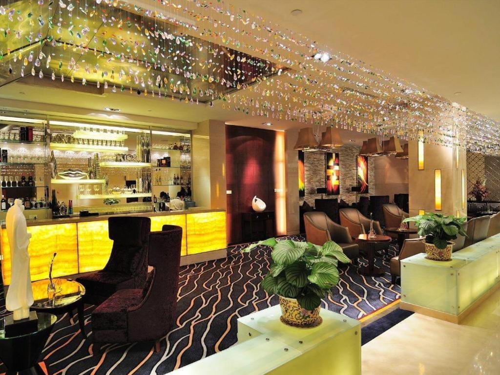 China Palace Hotel 4*