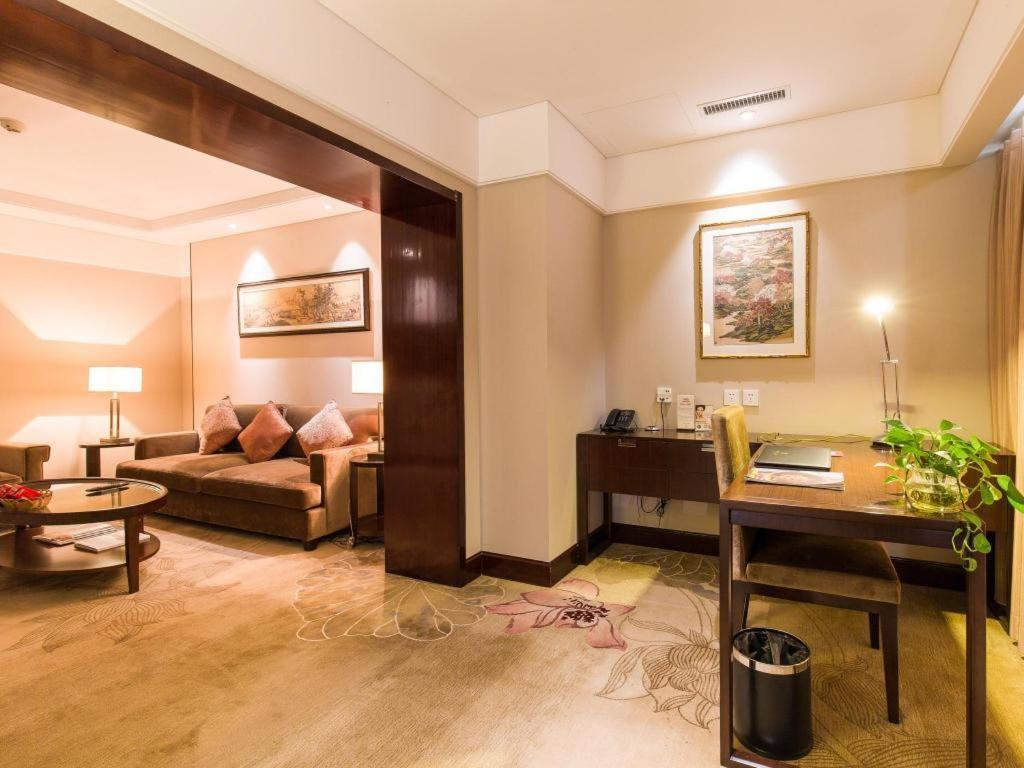 China Palace 4*